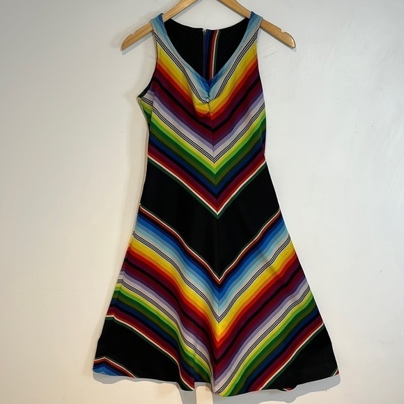 Dresses & Skirts - Vintage colourful, chevron style sleeveless dress, size small